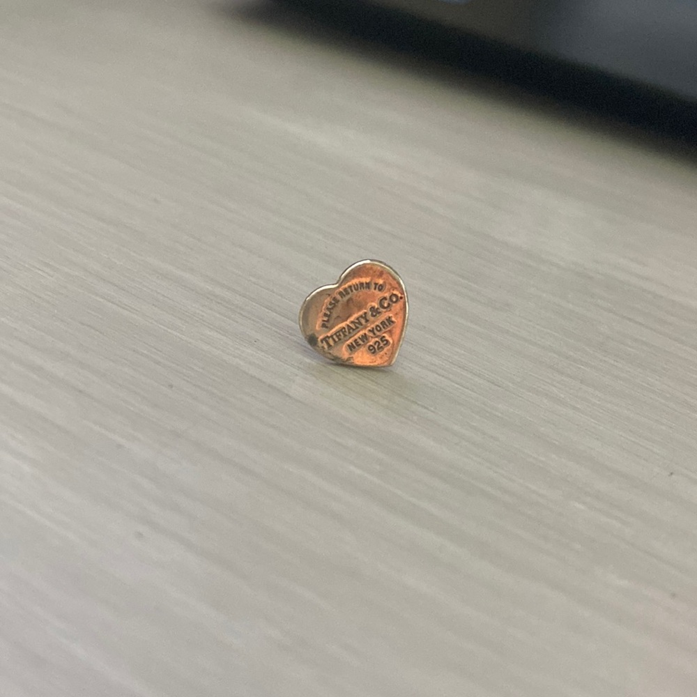 1 Tiffany Heart Earring